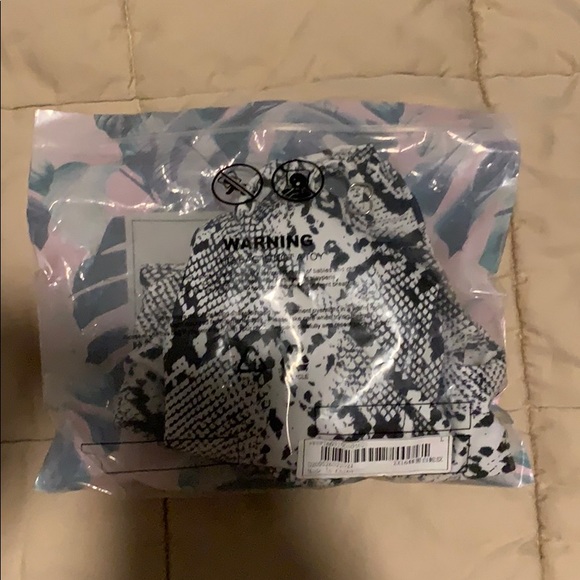 Bikini - Picture 6 of 6